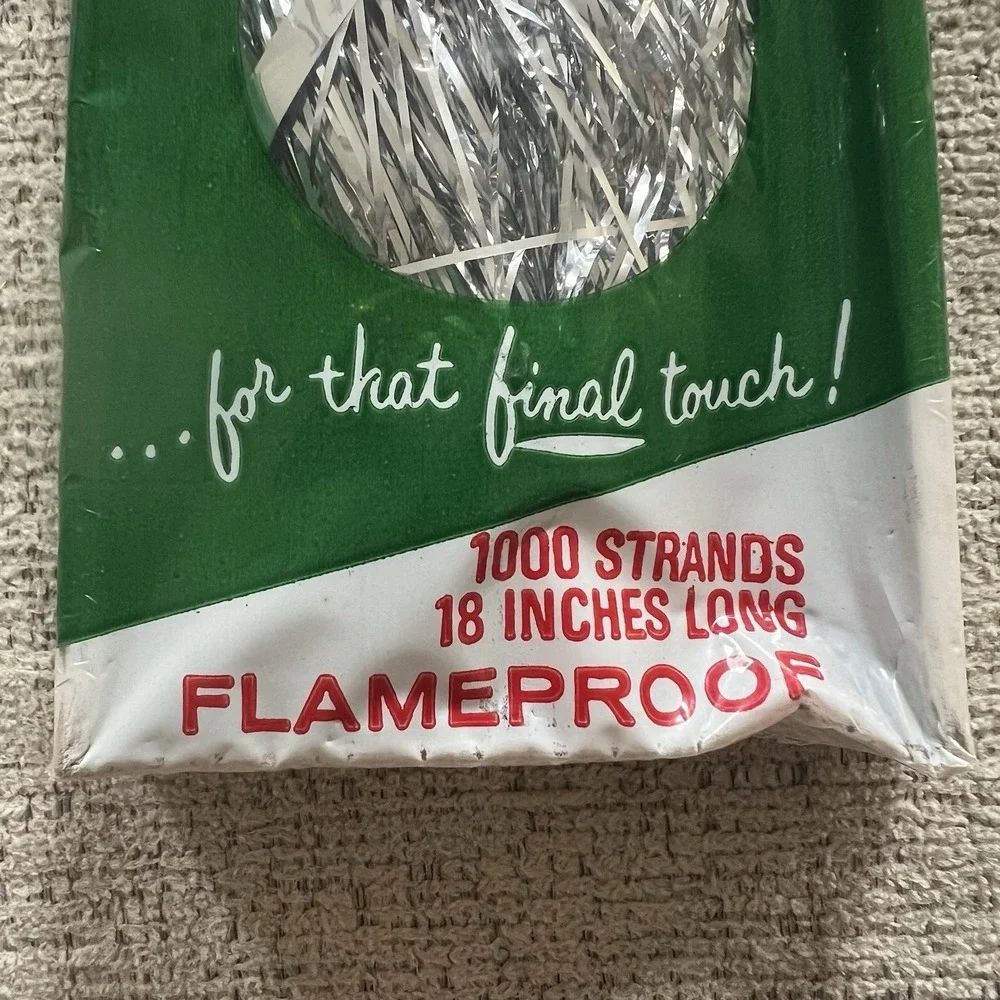 Vintage SILVER Tinsel Icicles Christmas New In Box 1000‎ Strands 18